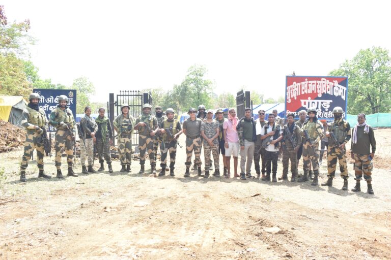 पांगुड़ में खुला नया सुरक्षा कैम्प, माओवादियों की कमर तोड़ने की दिशा में बड़ी पहल पांगुड़ में खुला नया सुरक्षा कैम्प, माओवादियों की कमर तोड़ने की दिशा में बड़ी पहल